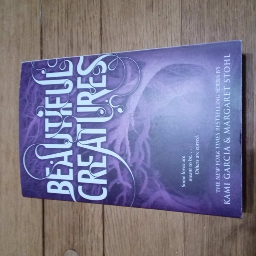 Nwt Beautiful Creatures Book 1